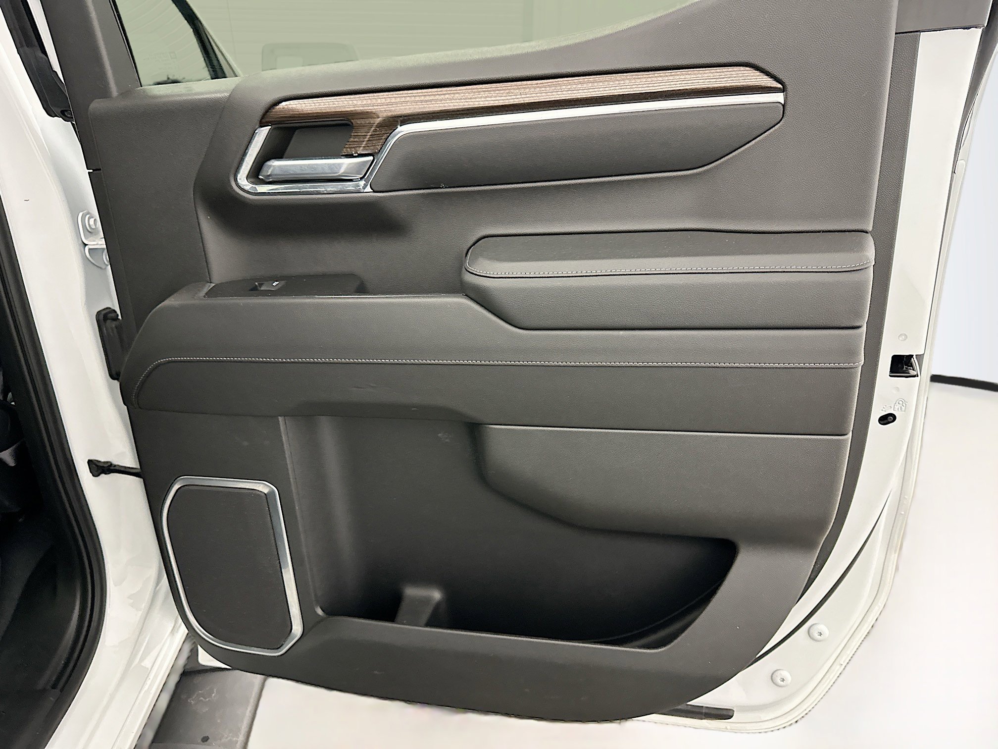 Used 2023 Chevrolet Silverado 1500 LT image 31