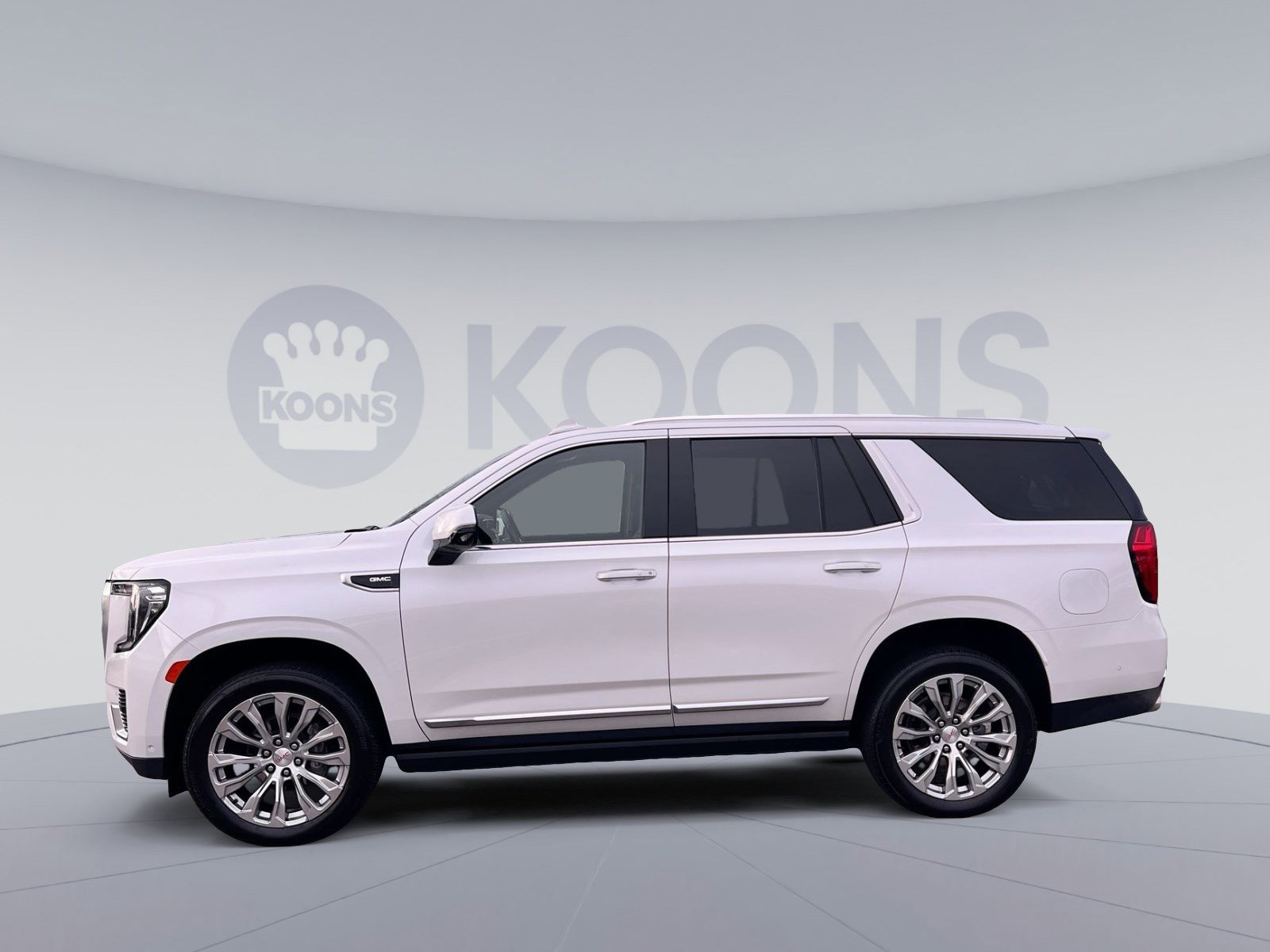 Used 2024 GMC Yukon Denali w/ Denali Reserve Package image 2