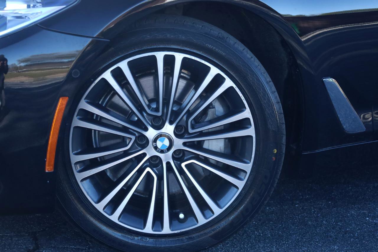 Used 2017 BMW 530i w/ Premium Package RWD image 30