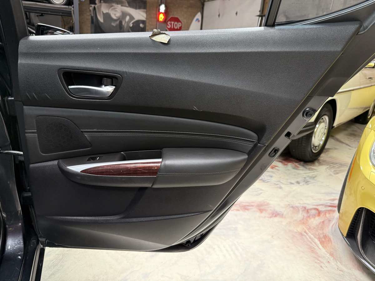 Used 2016 Acura TLX w/ Technology Package FWD image 31