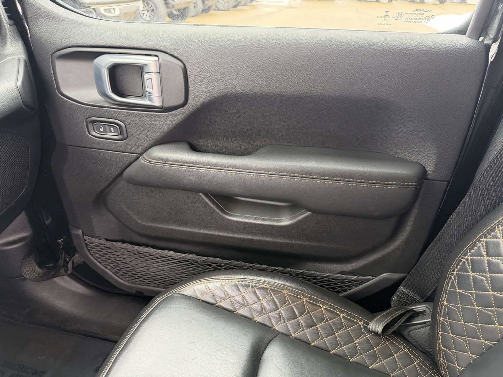 Used 2021 Jeep Wrangler Unlimited Sahara AWD/4WD image 22