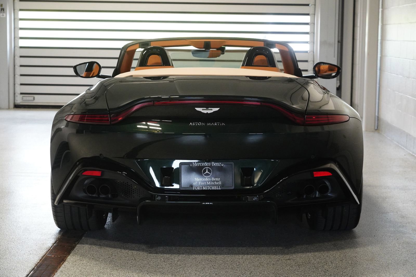 Used 2021 Aston Martin V8 Vantage Roadster RWD image 5