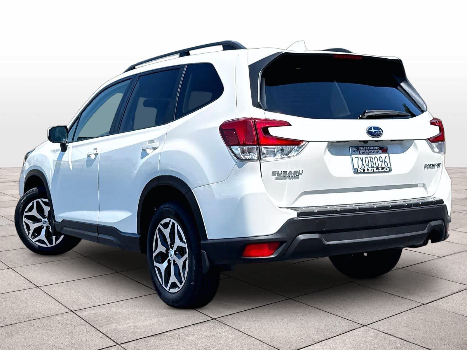 Used 2019 Subaru Forester Premium w/ All-Weather Package AWD/4WD image 15