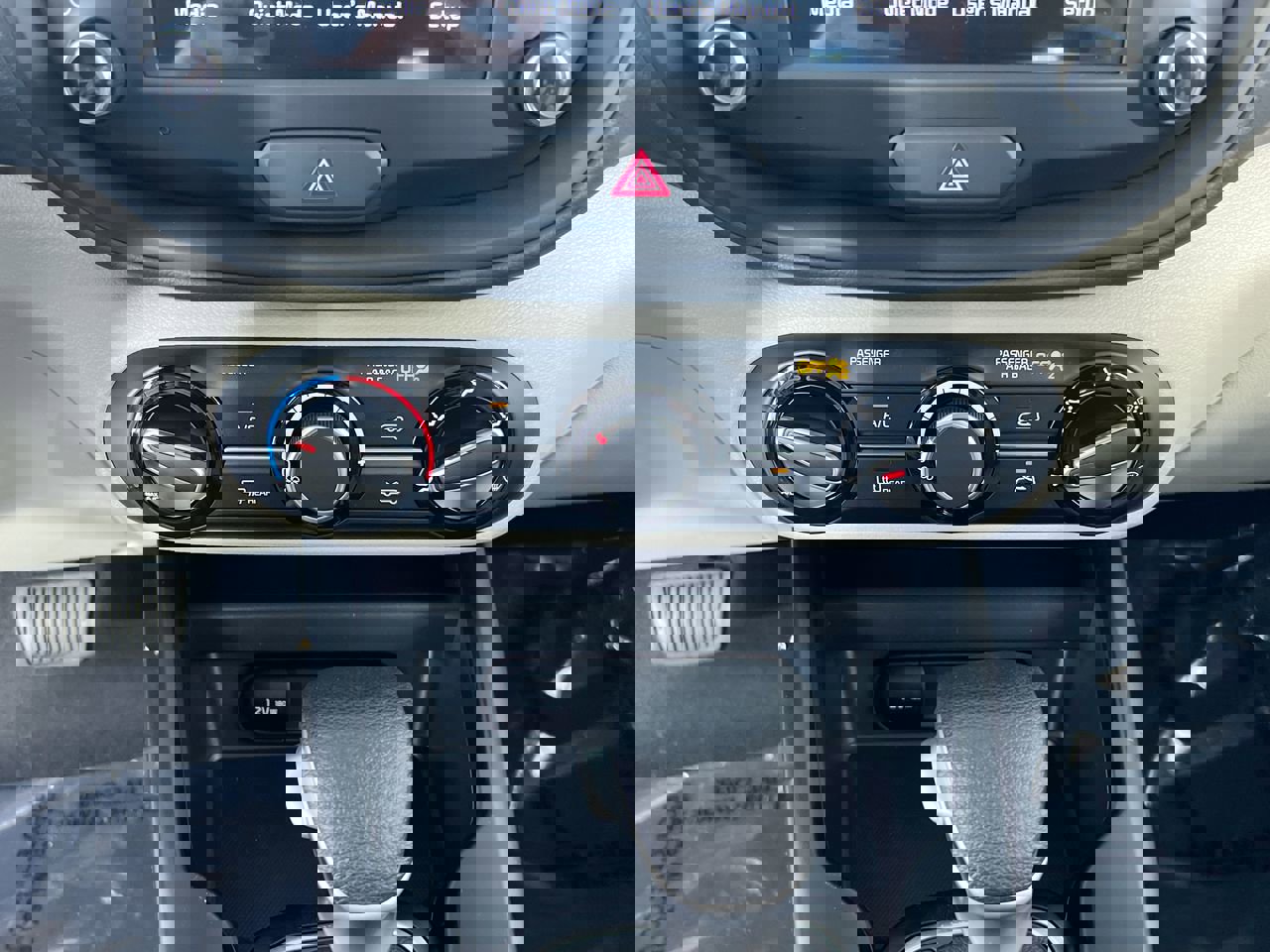 New 2025 Kia Soul LX w/ LX Technology Package image 25