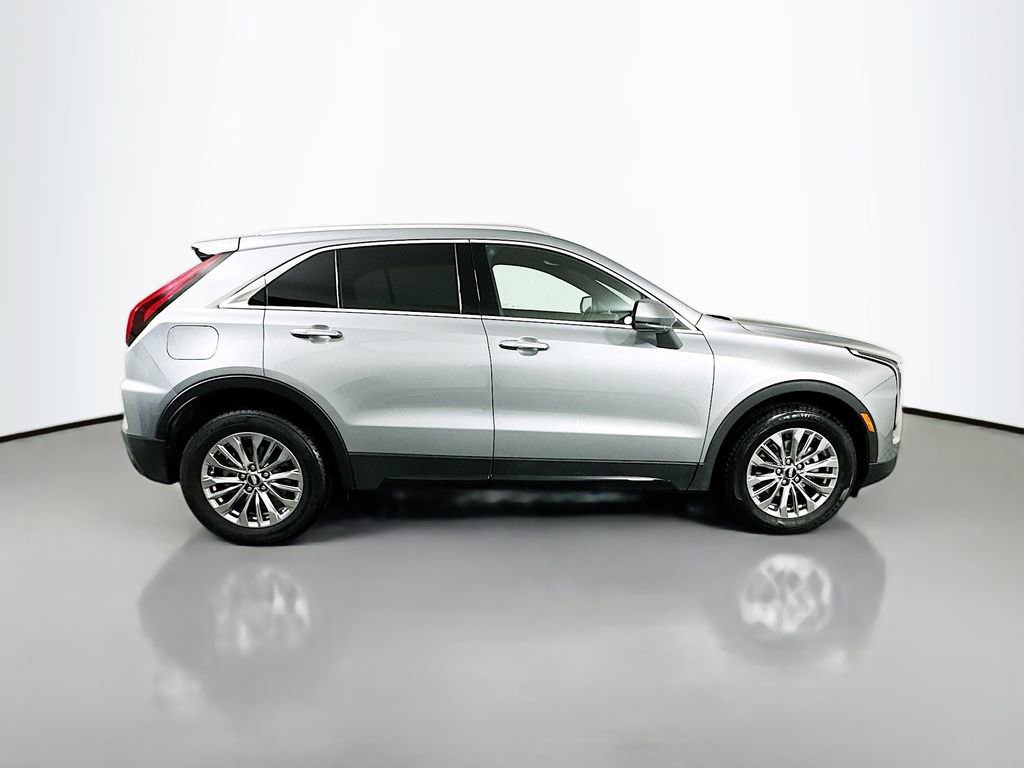 Used 2024 Cadillac XT4 Premium Luxury image 4