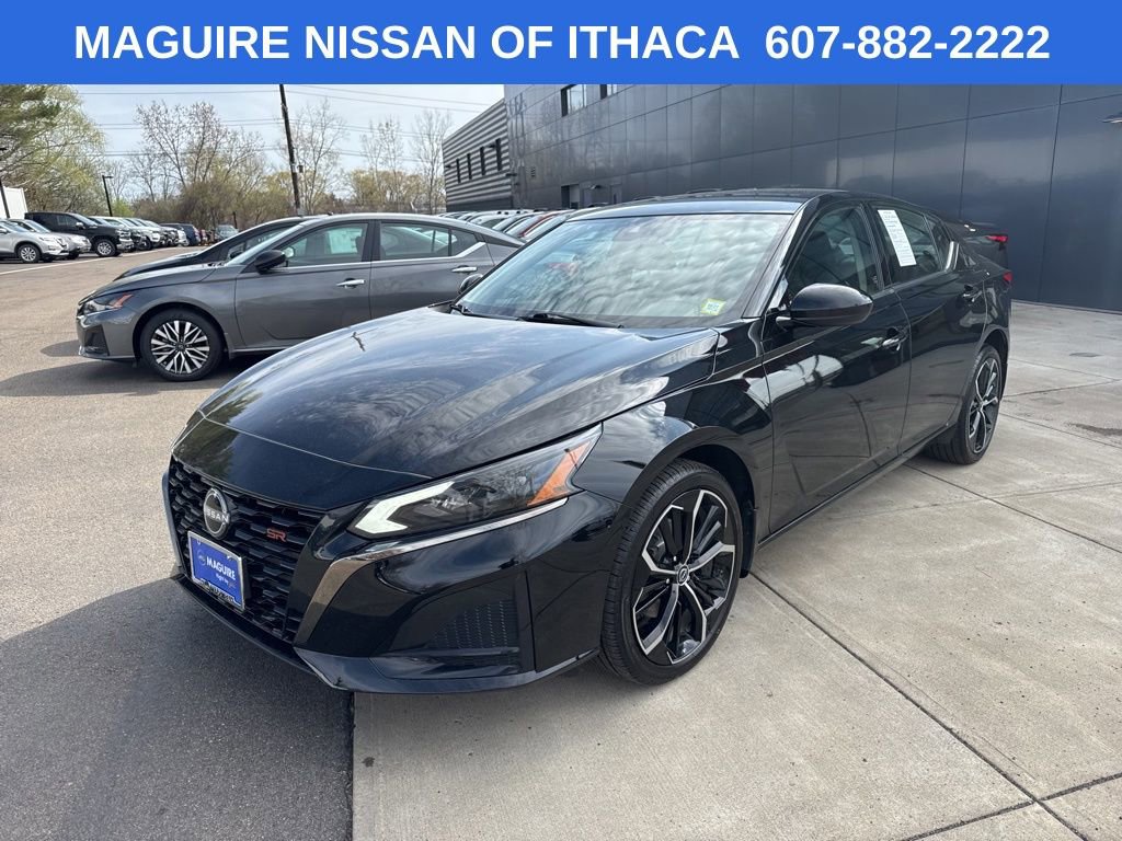 Used 2025 Nissan Altima 2.5 SR AWD/4WD image 1