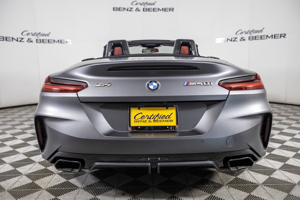Used 2024 BMW Z4 M40i w/ Premium Package image 9