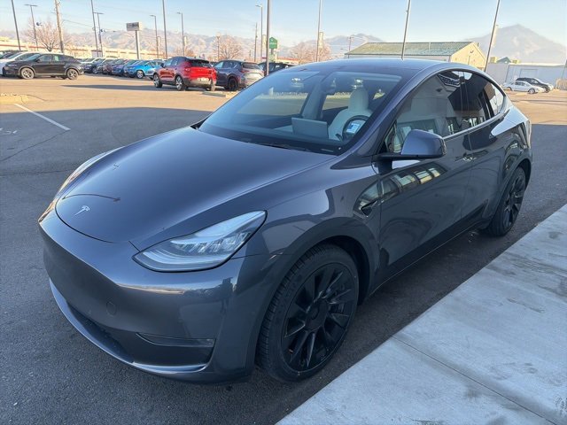 Used 2020 Tesla Model Y Long Range image 3
