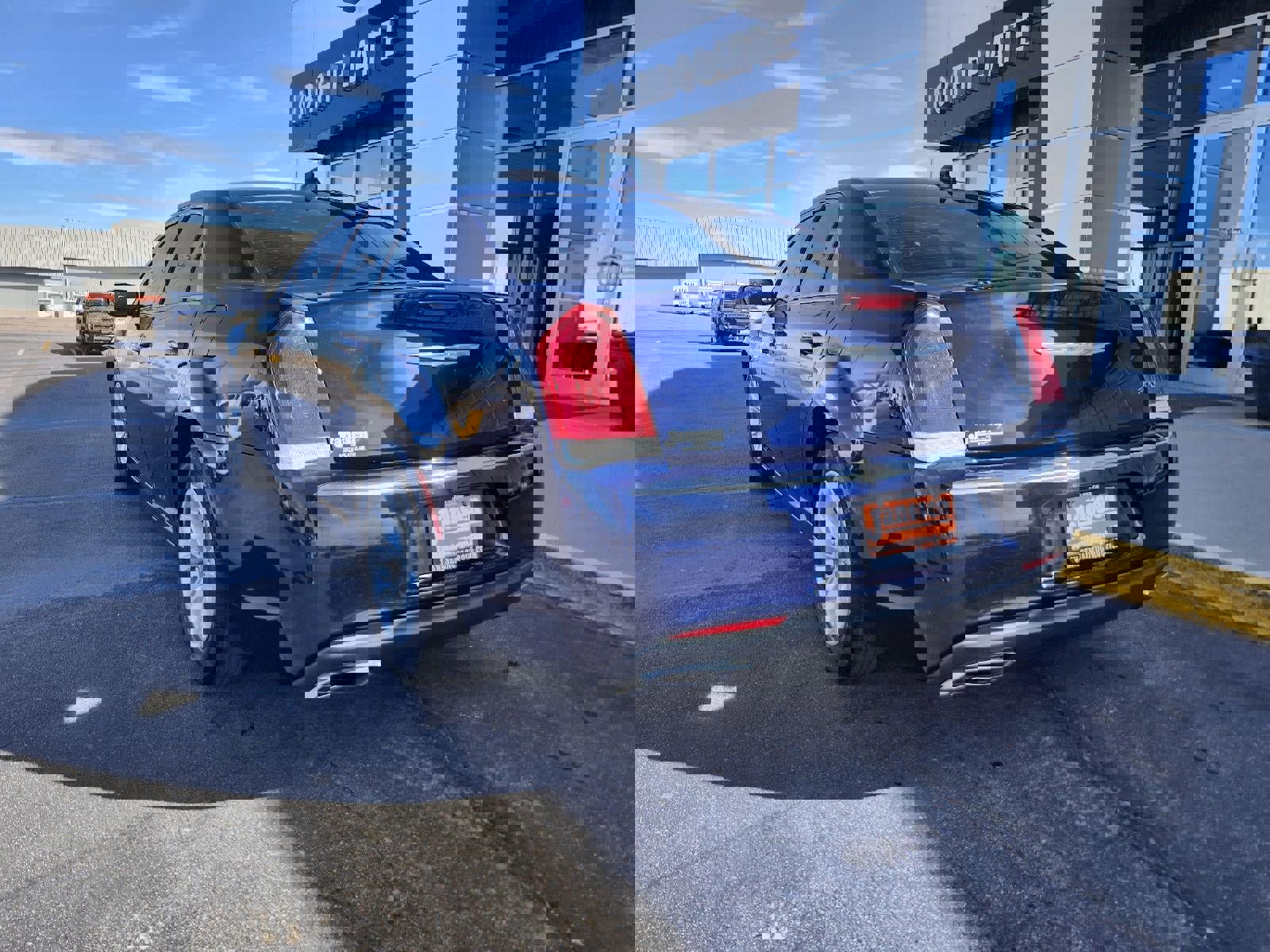 Used 2016 Chrysler 300 Limited image 6