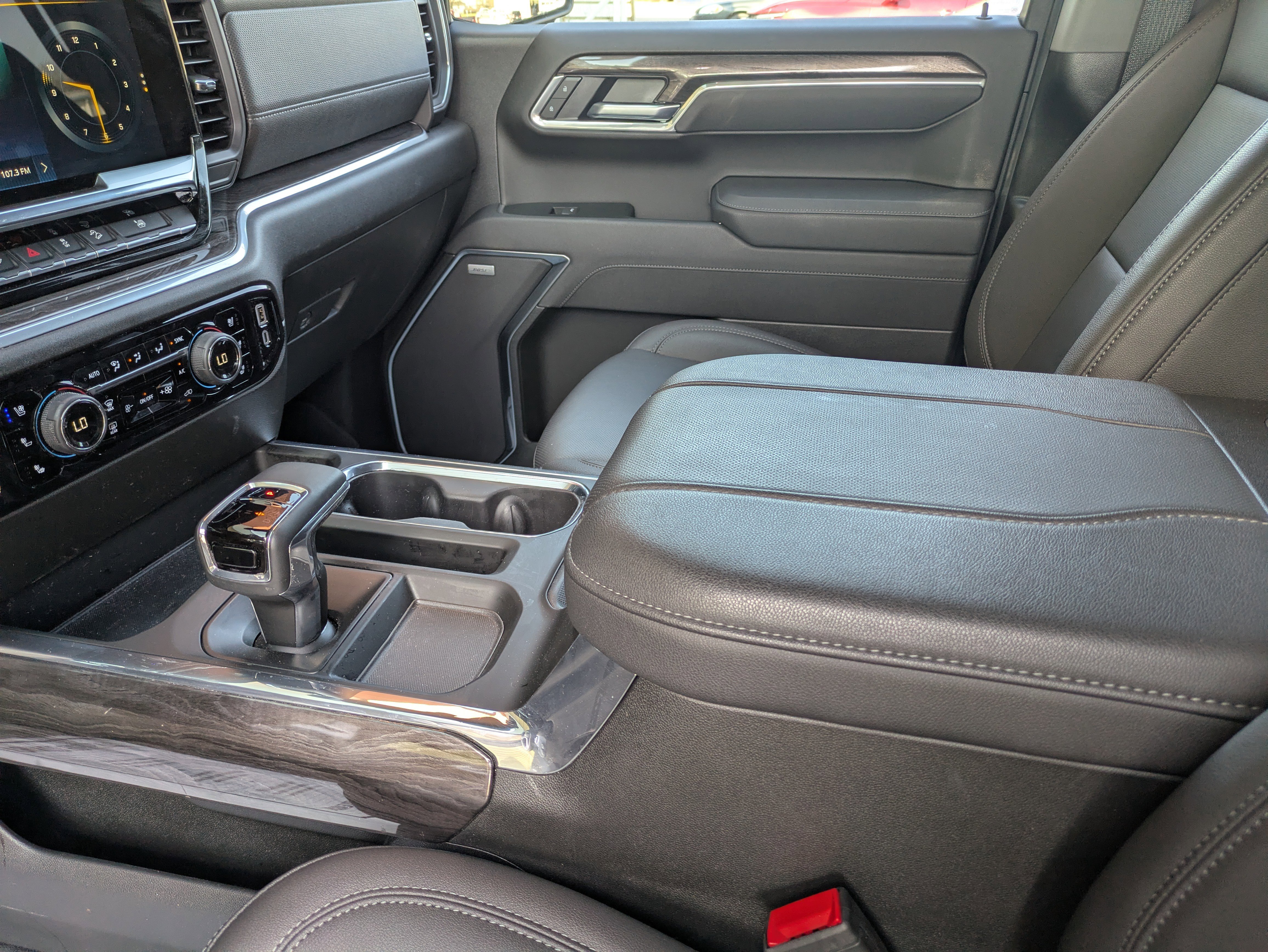 Used 2025 Chevrolet Silverado 1500 LTZ AWD/4WD image 13