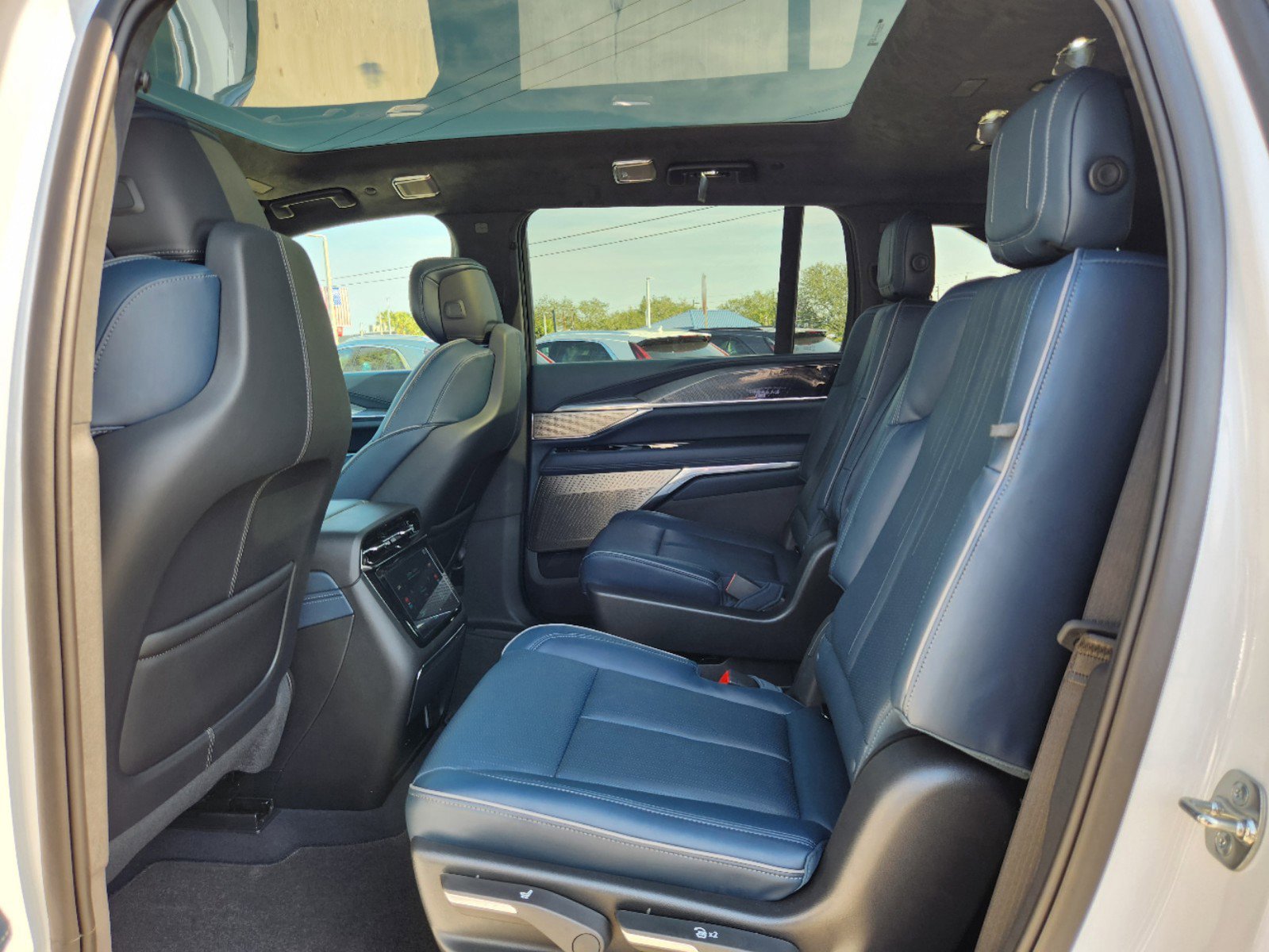 New 2025 Cadillac Escalade IQ Sport 2 AWD/4WD image 13