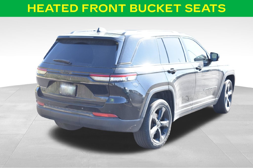 Used 2024 Jeep Grand Cherokee Altitude AWD/4WD image 12