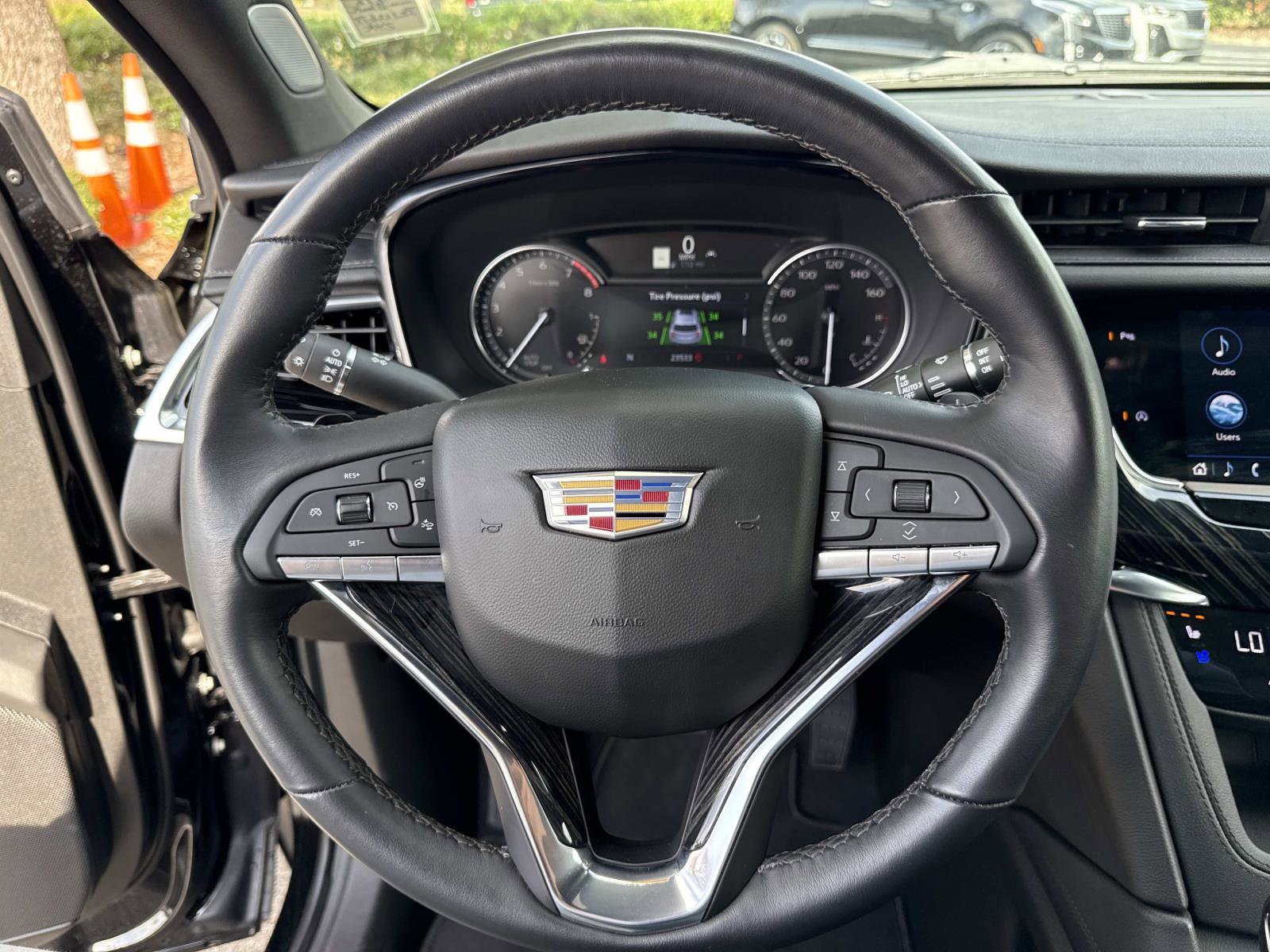 Used 2025 Cadillac XT6 Premium Luxury image 30