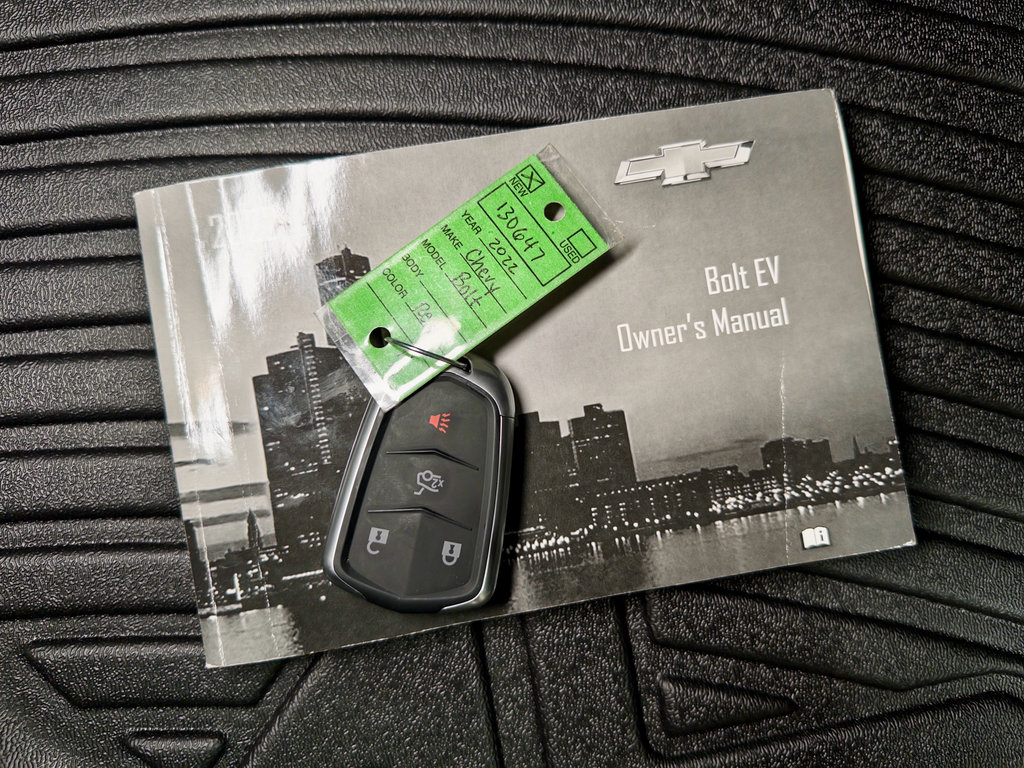 Used 2022 Chevrolet Bolt LT FWD image 23