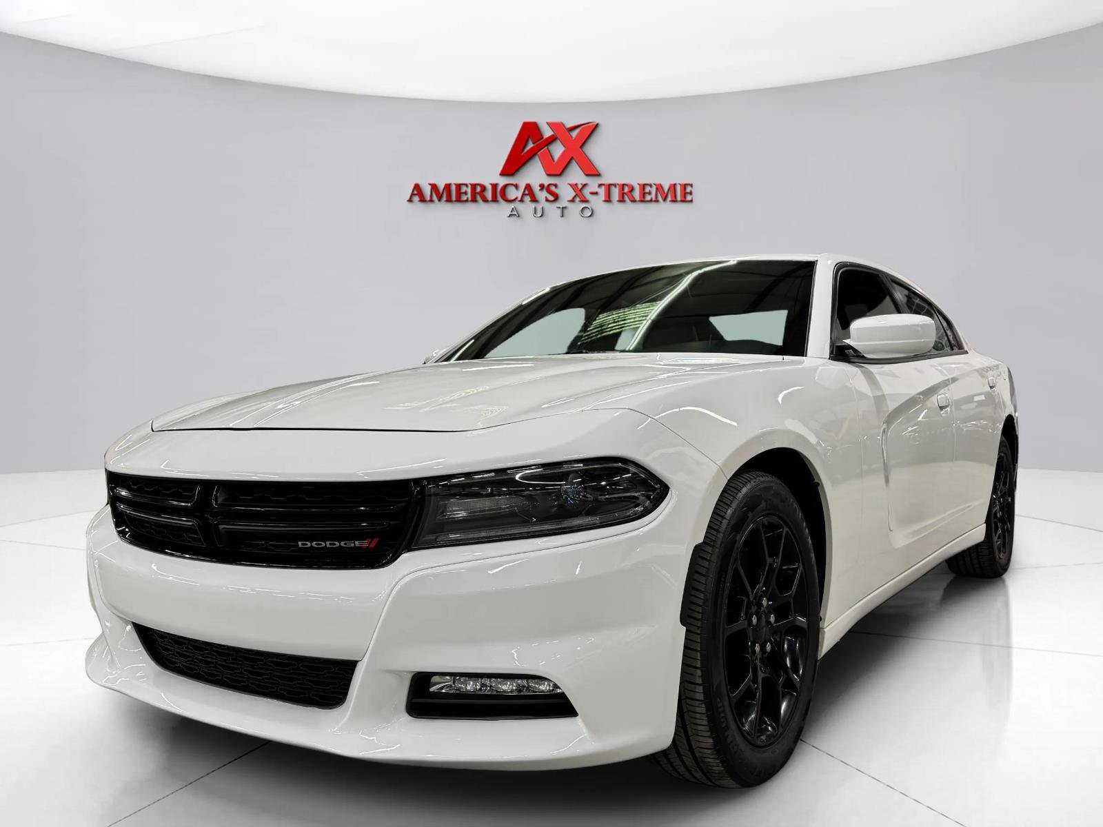 Used 2017 Dodge Charger SXT w/ AWD Plus Group image 2