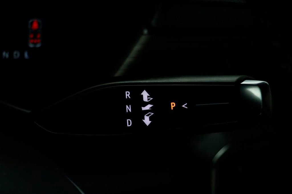 Used 2025 GMC Acadia Denali w/ Super Cruise Package image 12