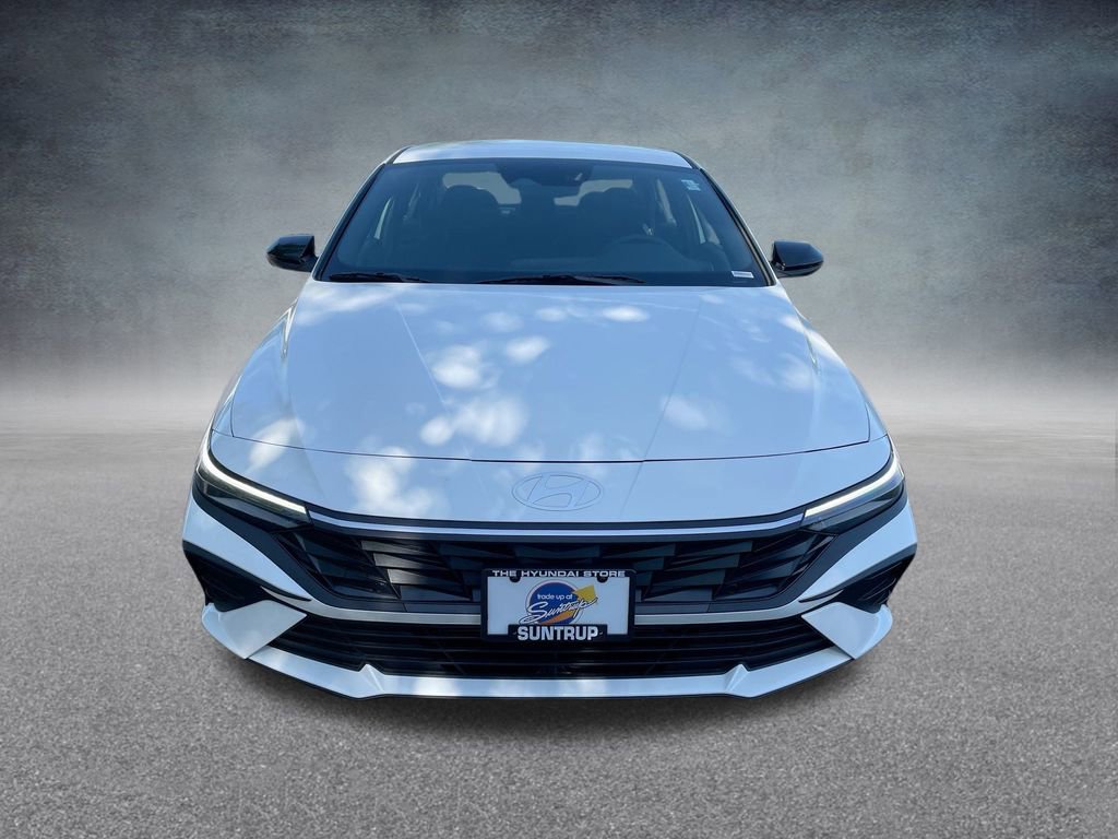 Used 2025 Hyundai Elantra SEL image 35