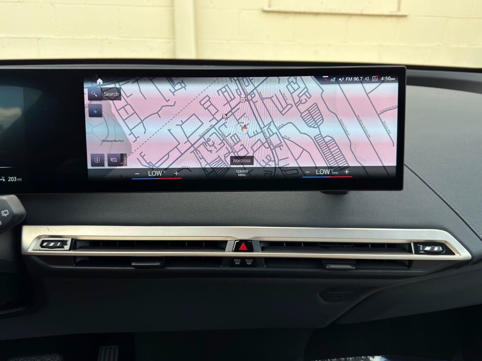 Used 2022 BMW iX xDrive50 w/ Sport Package AWD/4WD image 22