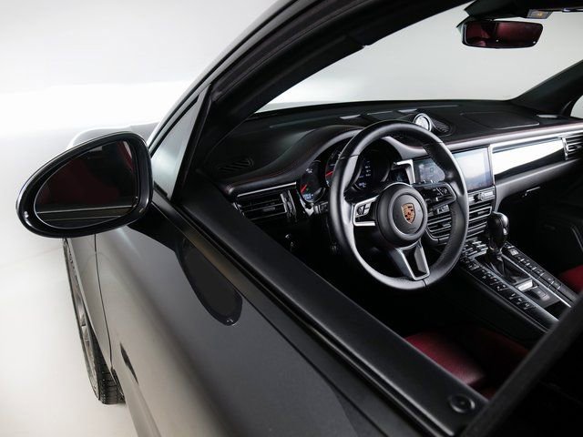 Certified 2020 Porsche Macan AWD/4WD image 29