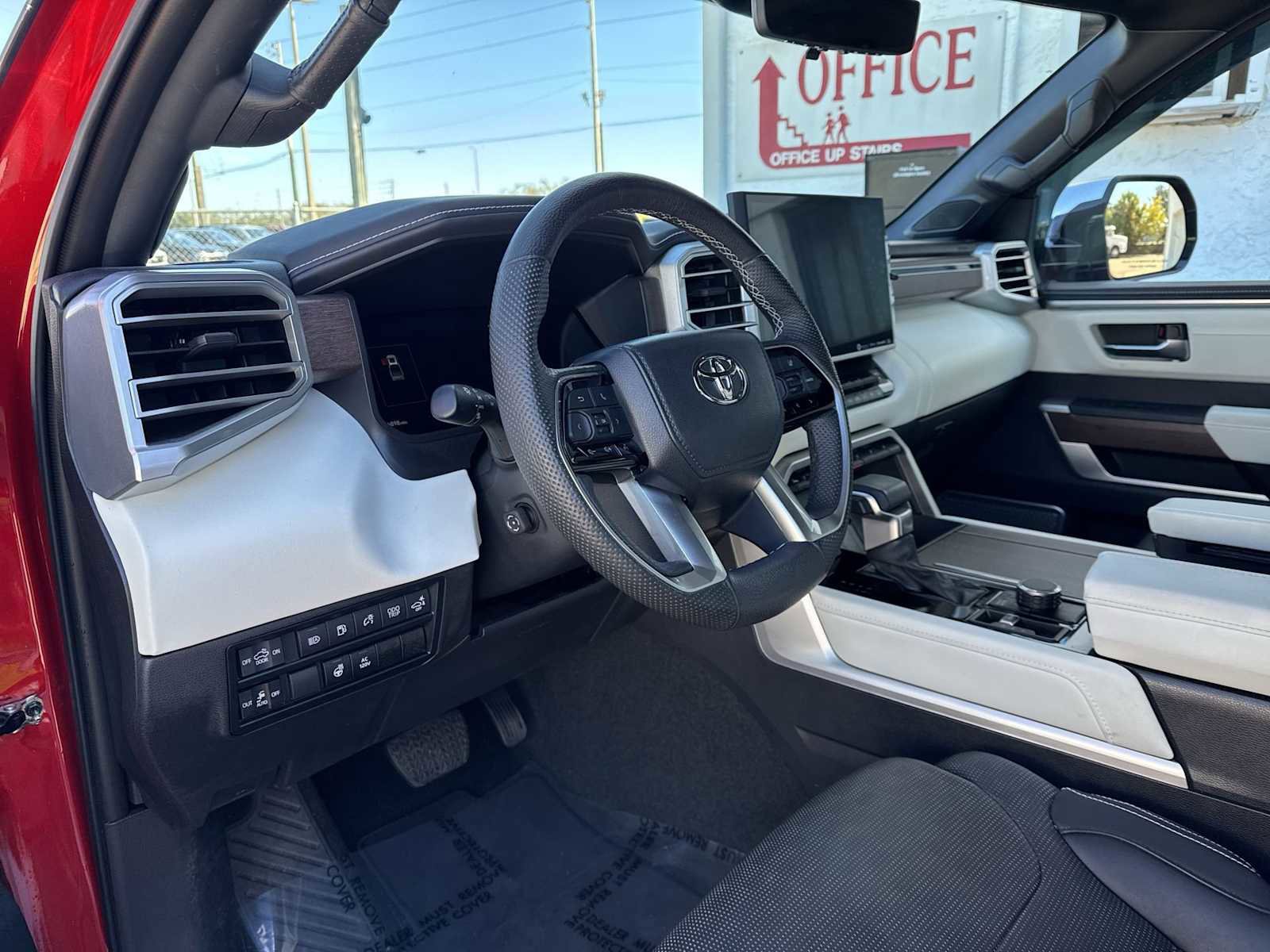 Used 2023 Toyota Tundra Capstone image 2