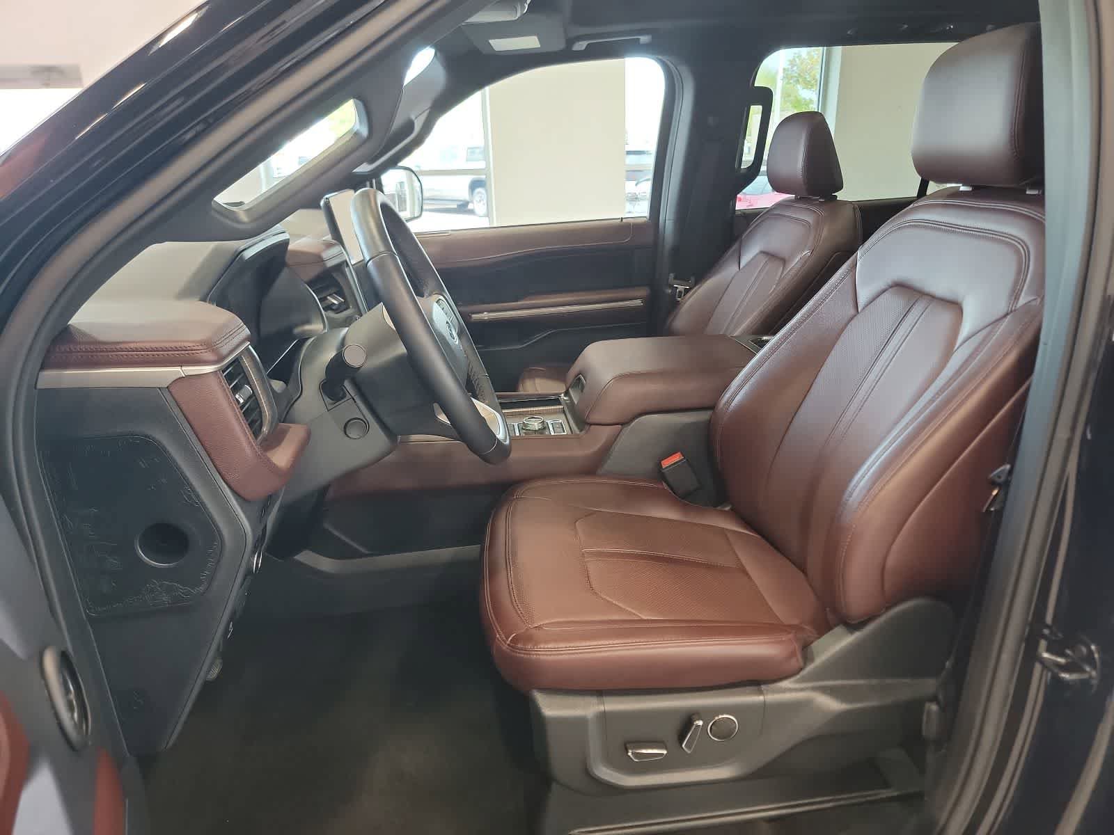 Used 2023 Ford Expedition Limited AWD/4WD image 15