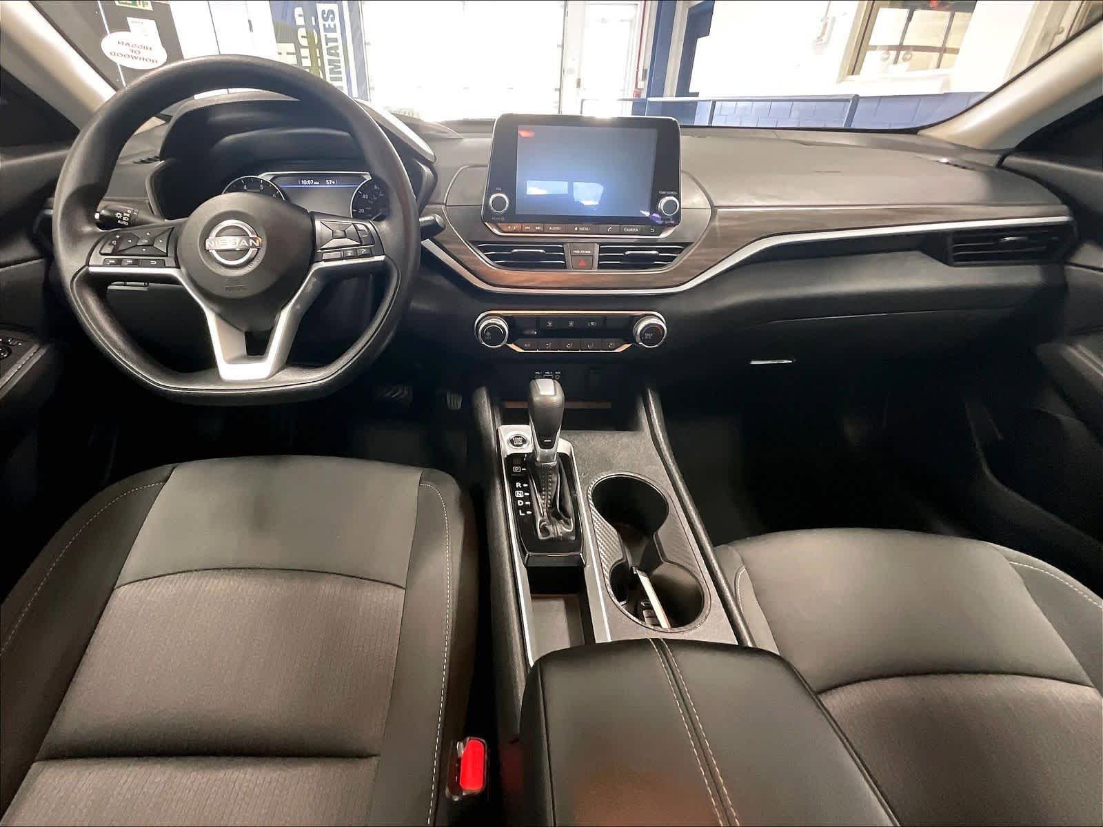 Certified 2025 Nissan Altima 2.5 SV FWD image 21