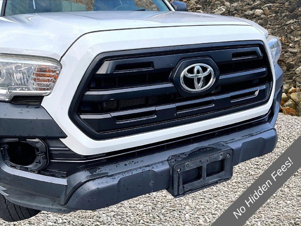 Used 2017 Toyota Tacoma SR AWD/4WD image 14