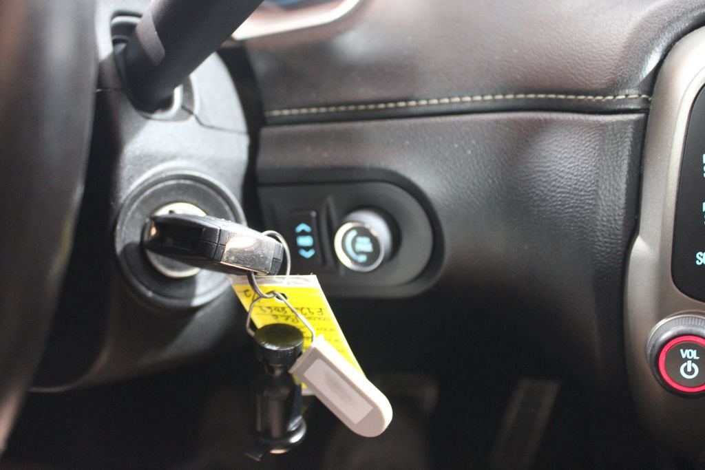 Used 2015 Chevrolet Camaro SS RWD image 45