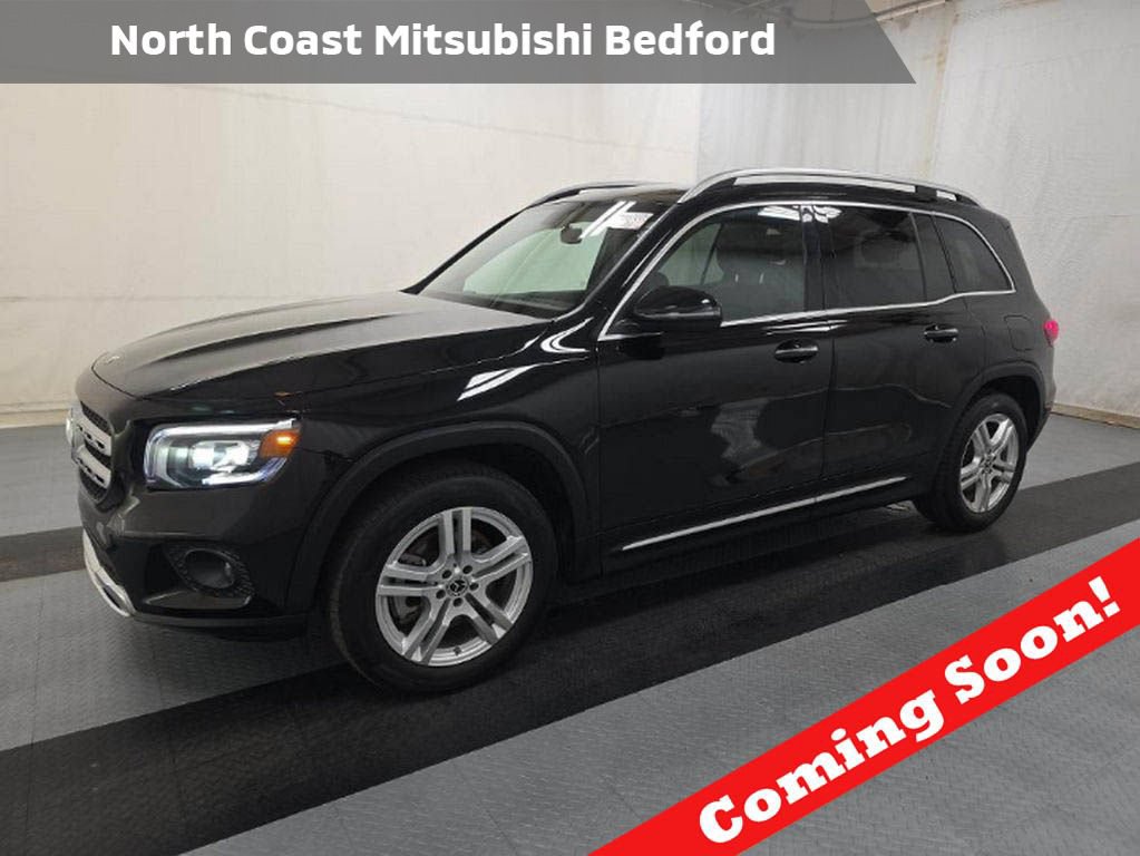 Used 2023 Mercedes-Benz GLB 250 4MATIC w/ Premium Package image 1