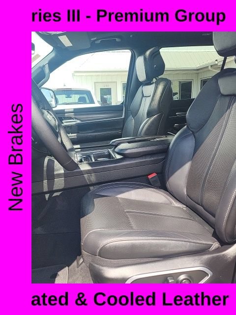 Used 2023 Jeep Wagoneer Series III w/ Premium Group I AWD/4WD image 14