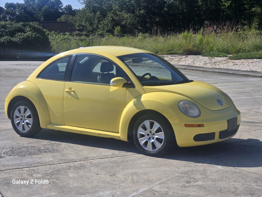 Used 2009 Volkswagen Beetle S image 3