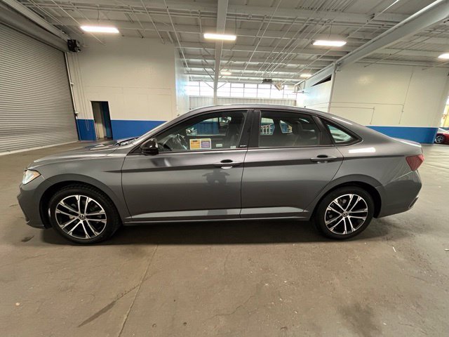 Used 2025 Volkswagen Jetta Sport FWD image 6