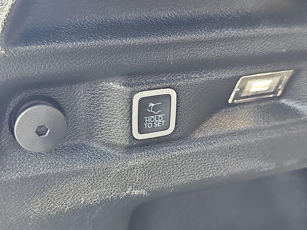 Certified 2023 Jeep Grand Cherokee L Laredo AWD/4WD image 15