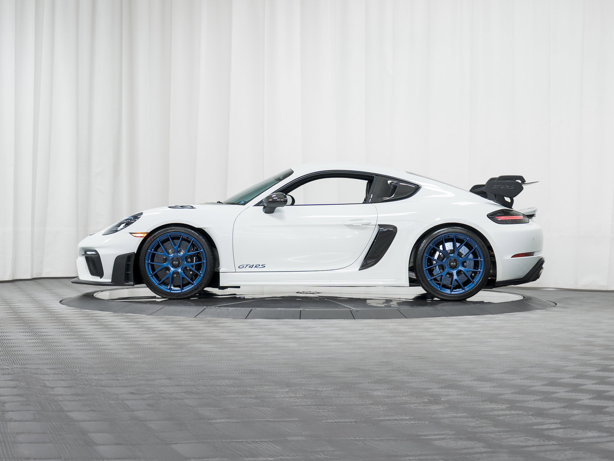 Used 2024 Porsche 718 Cayman GT4 RS image 39