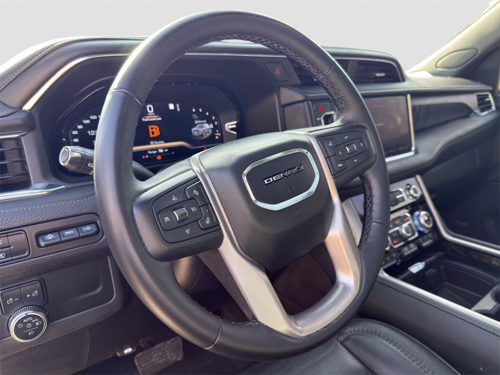 Used 2023 GMC Yukon XL Denali image 8