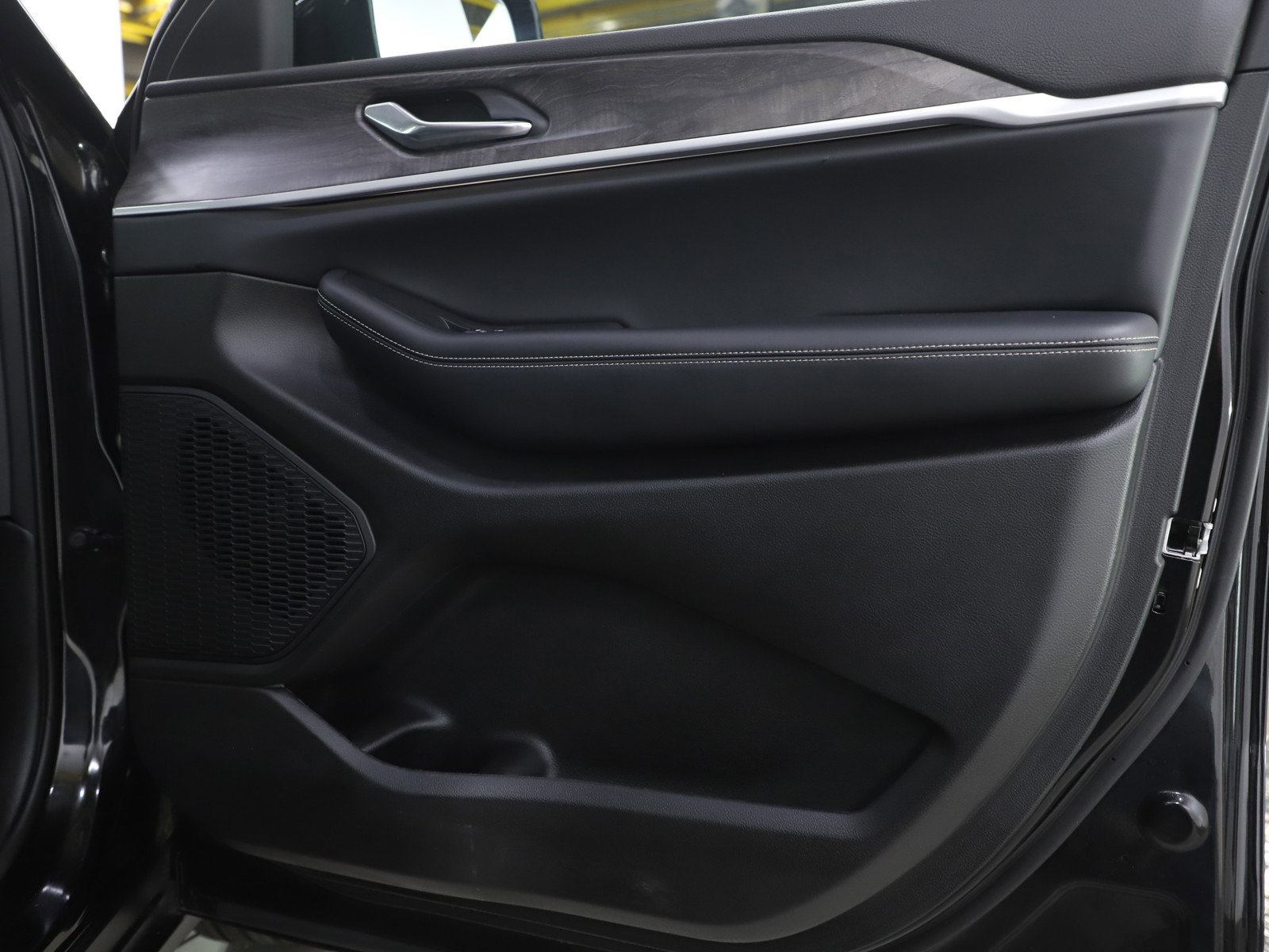 Used 2025 Jeep Grand Cherokee L Limited w/ Trailer Tow Package image 9