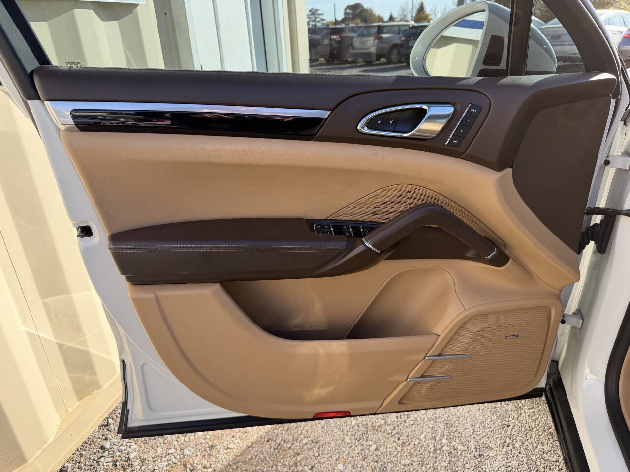 Used 2017 Porsche Cayenne Platinum Edition image 9