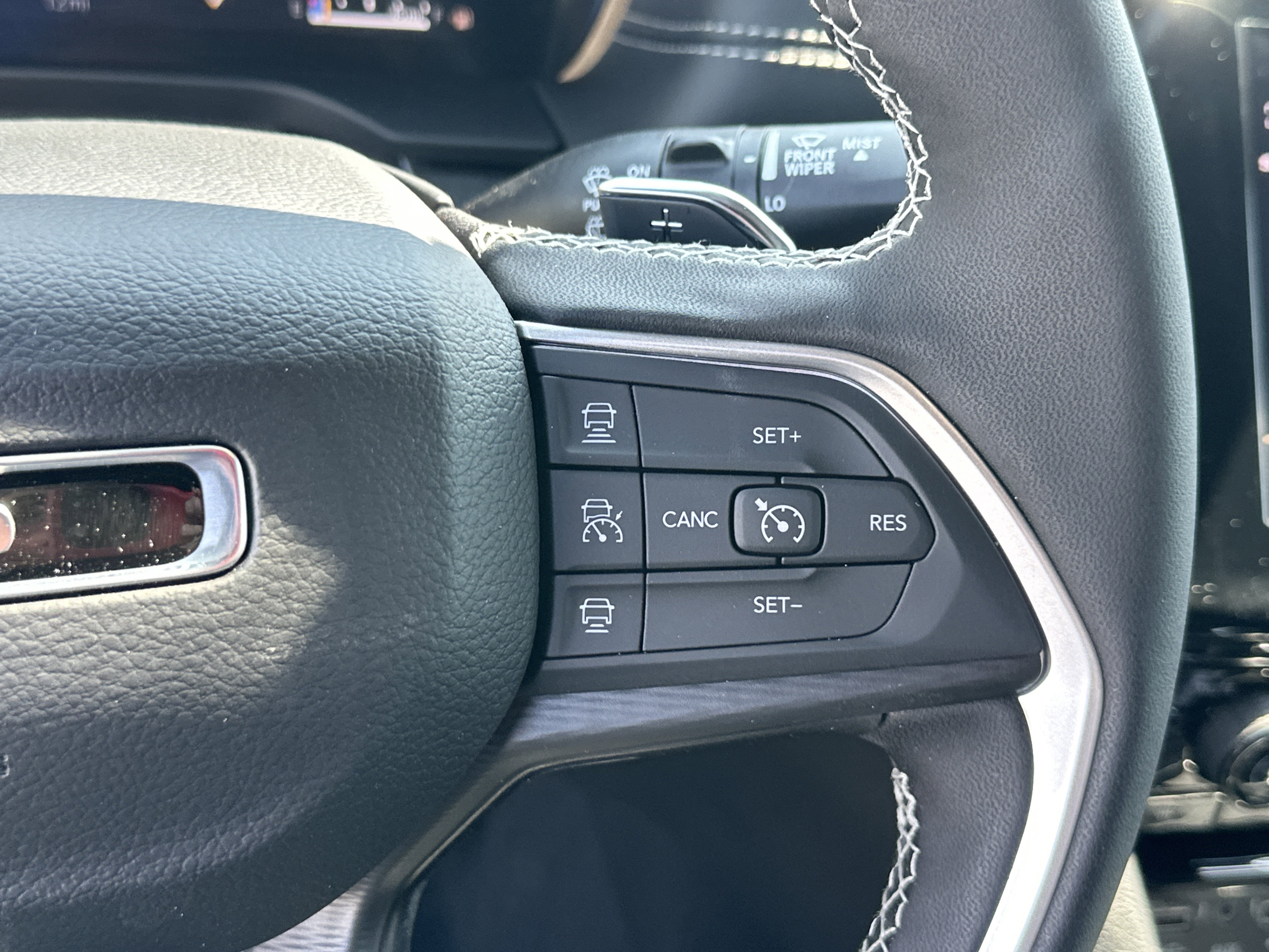 New 2026 Jeep Grand Cherokee Laredo AWD/4WD image 9
