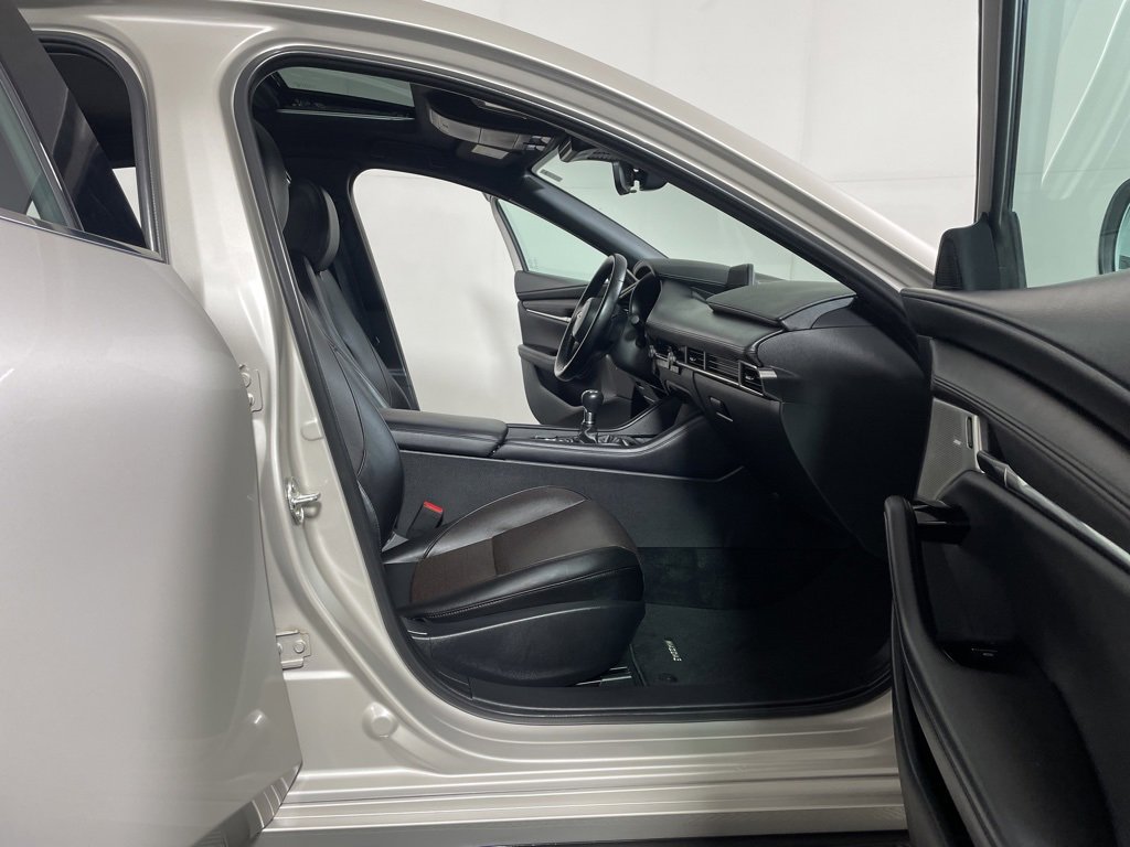 Used 2025 MAZDA MAZDA3 2.5 S Hatchback w/ Premium Pkg image 30