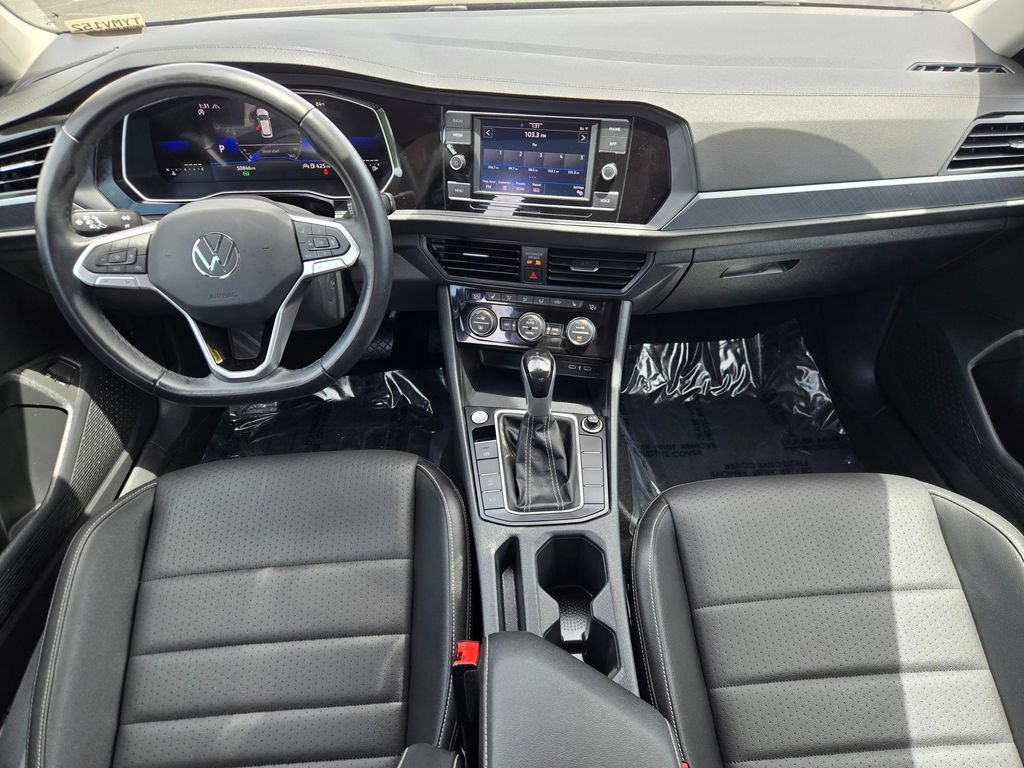 Used 2024 Volkswagen Jetta SE FWD image 11