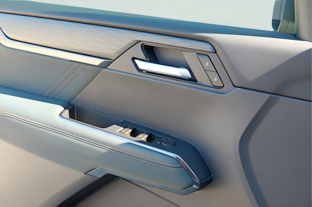 New 2026 GMC Acadia AT4 w/ Luxury Package image 19