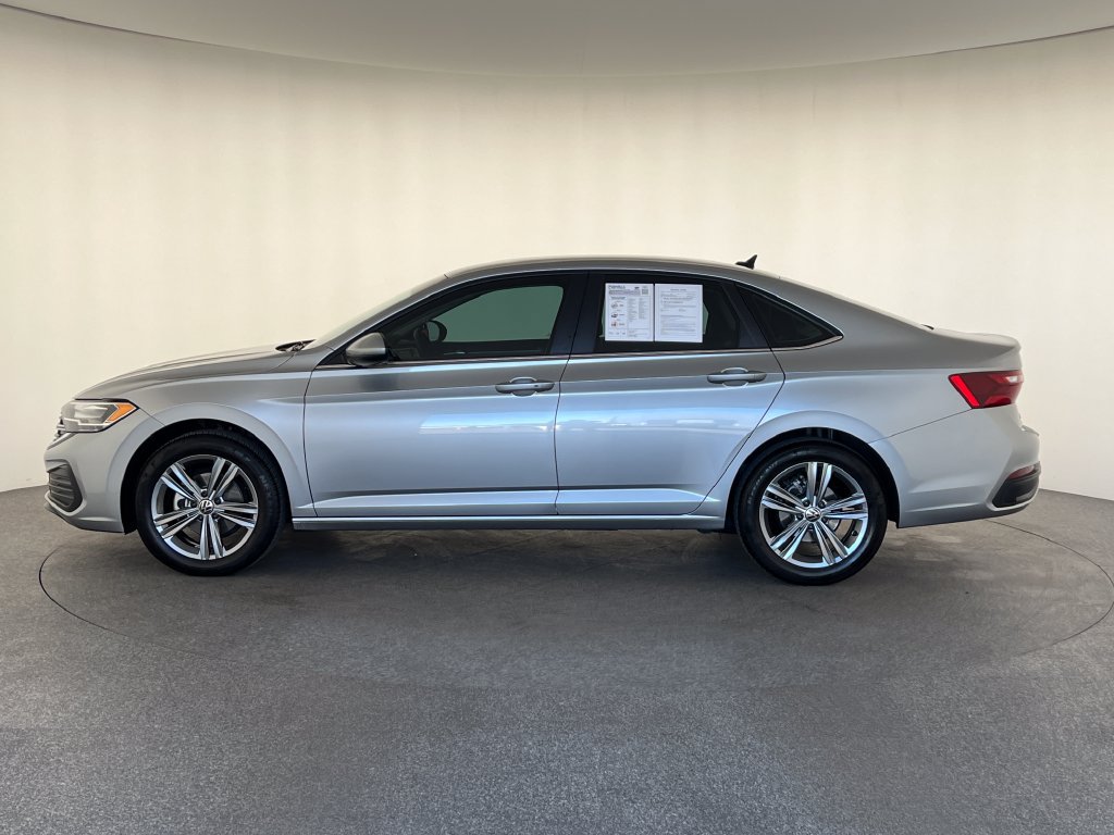 Used 2023 Volkswagen Jetta SE FWD image 7