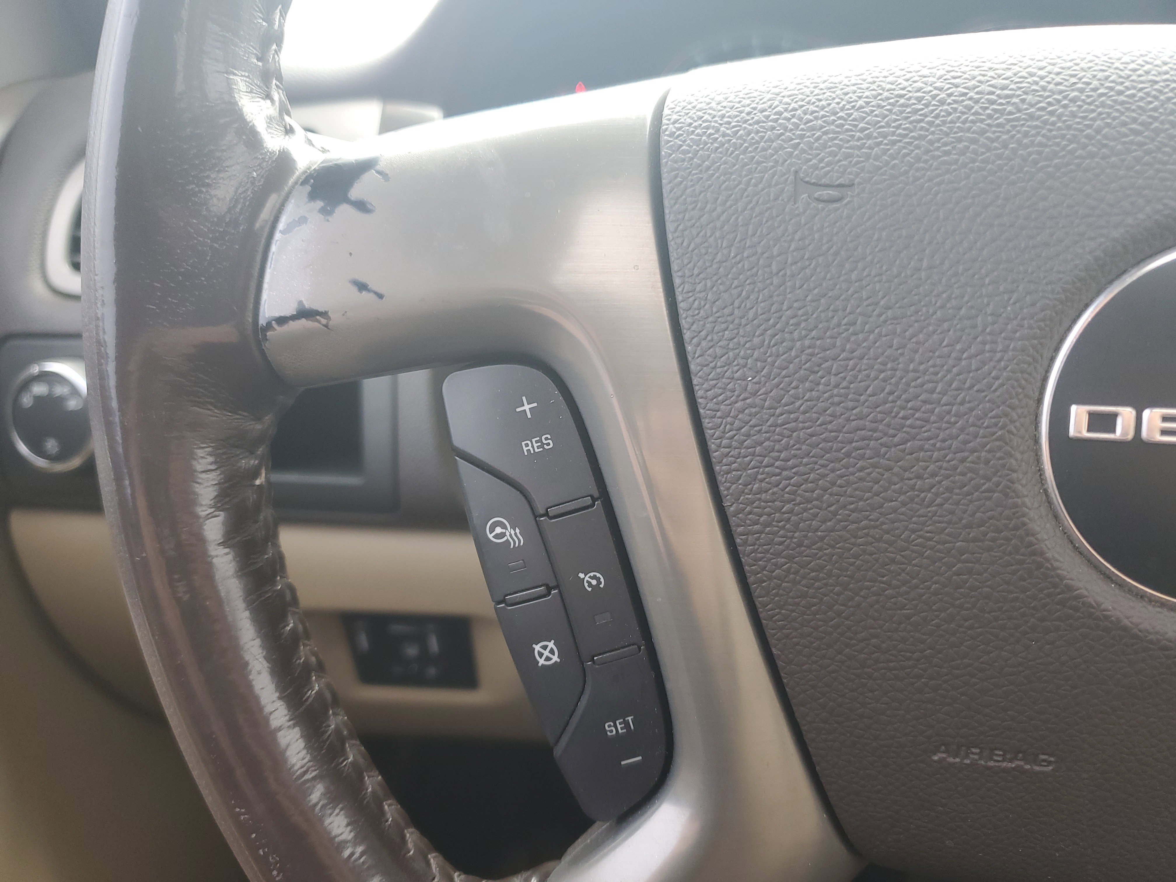 Used 2011 GMC Yukon XL Denali image 14