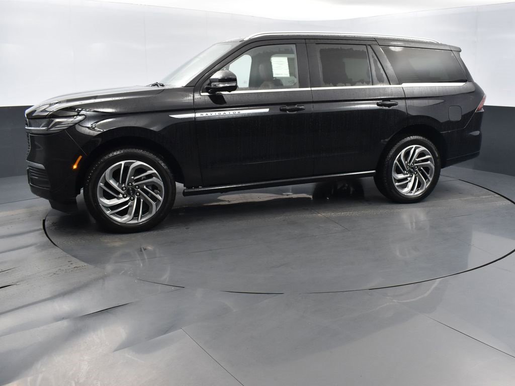 New 2025 Lincoln Navigator Reserve image 5