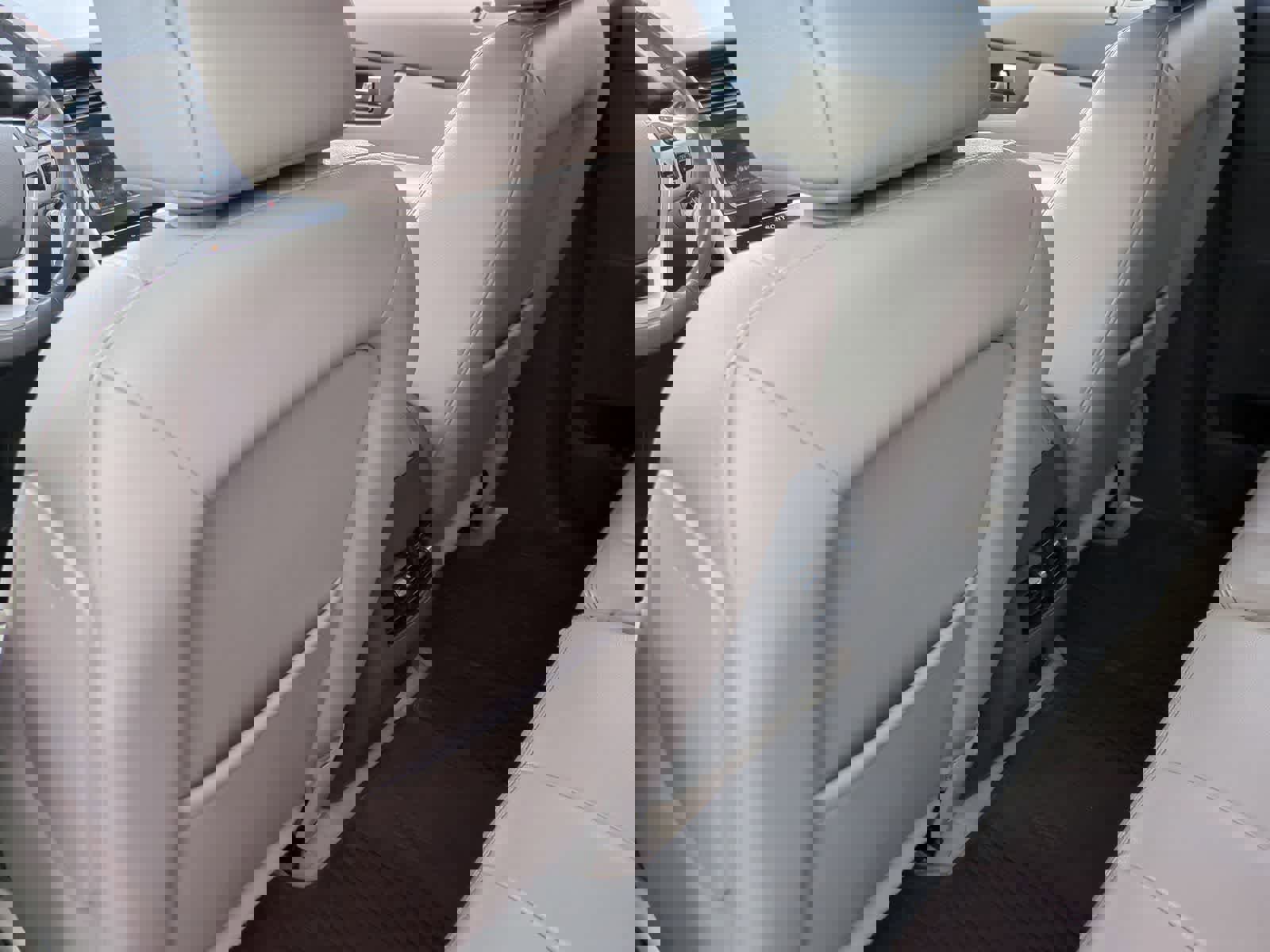 Used 2011 Ford Edge Limited image 18