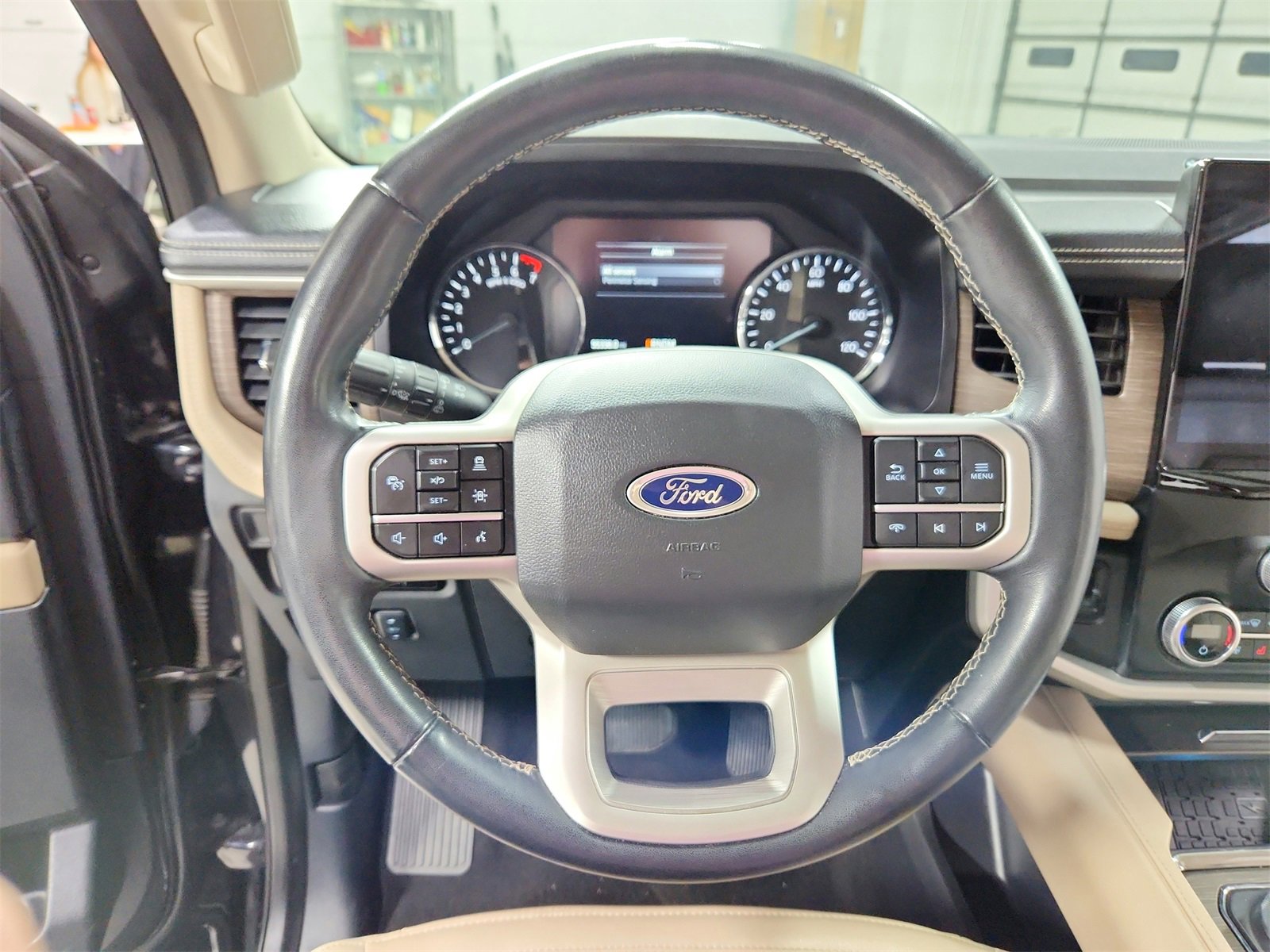 Used 2024 Ford Expedition Limited image 24