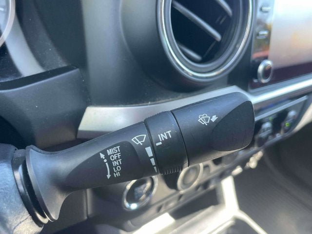 Used 2023 Toyota Tacoma SR5 AWD/4WD image 27