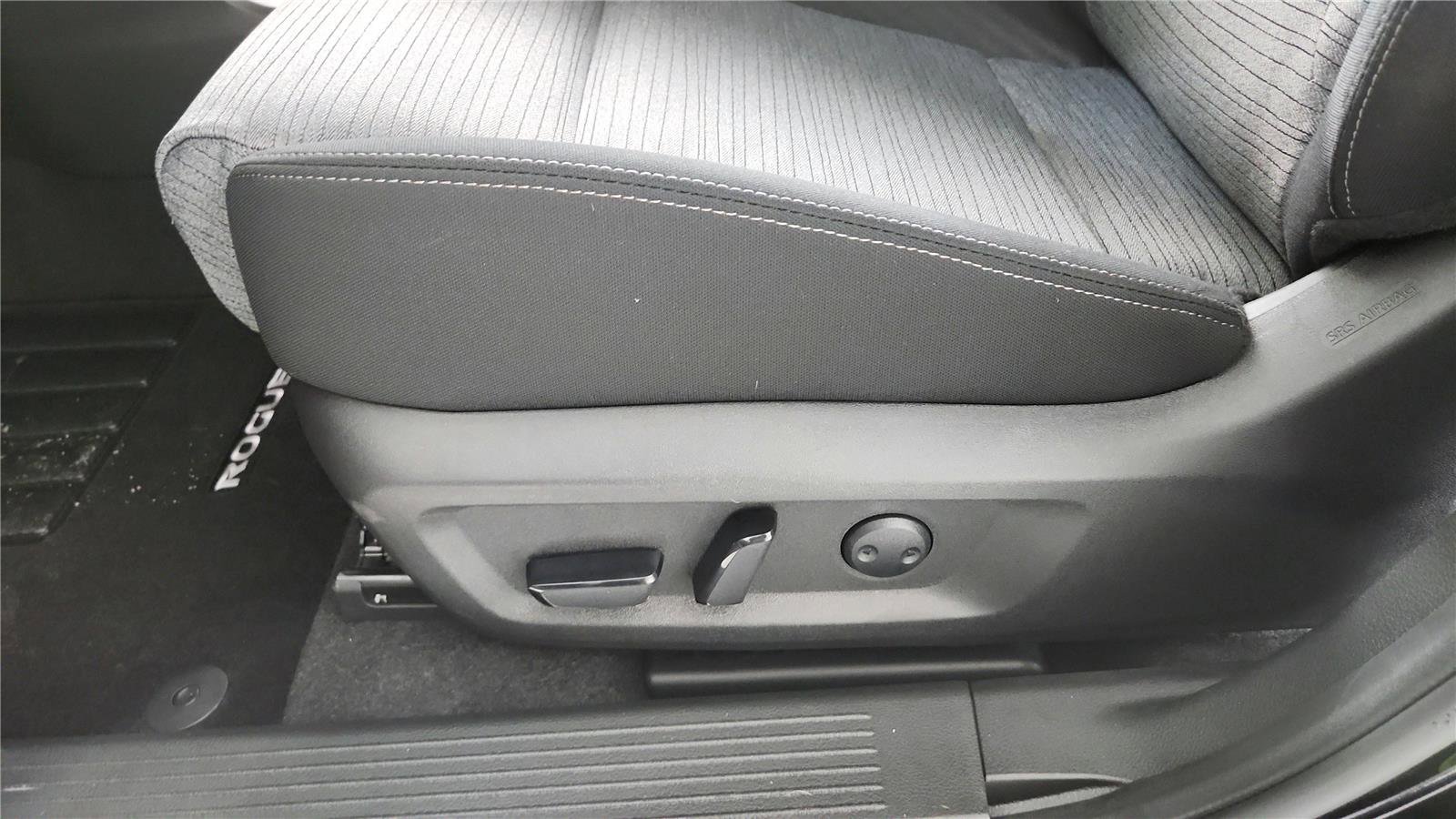 Used 2023 Nissan Rogue SV AWD/4WD image 9