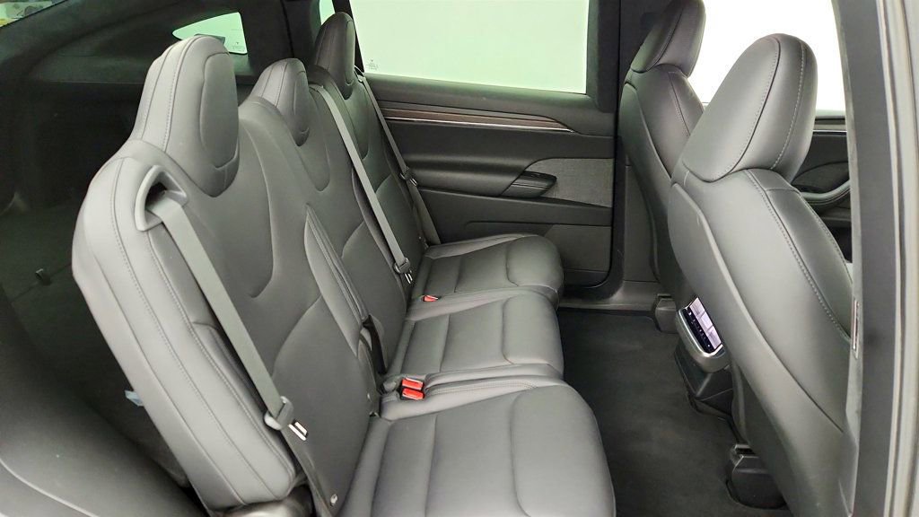 Used 2024 Tesla Model X image 27