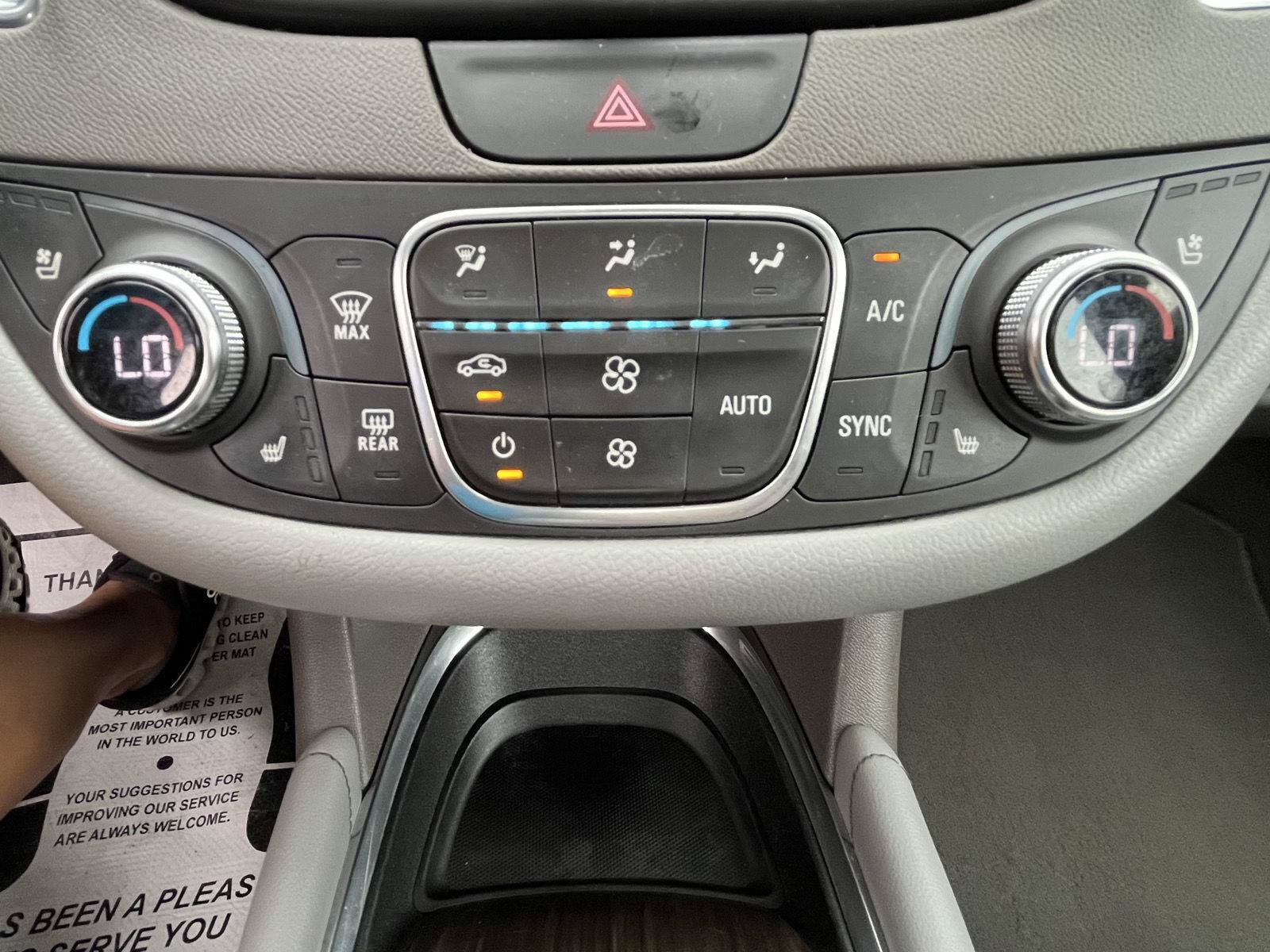 Used 2018 Chevrolet Malibu Premier w/ Premier Sun and Wheel Package FWD image 11